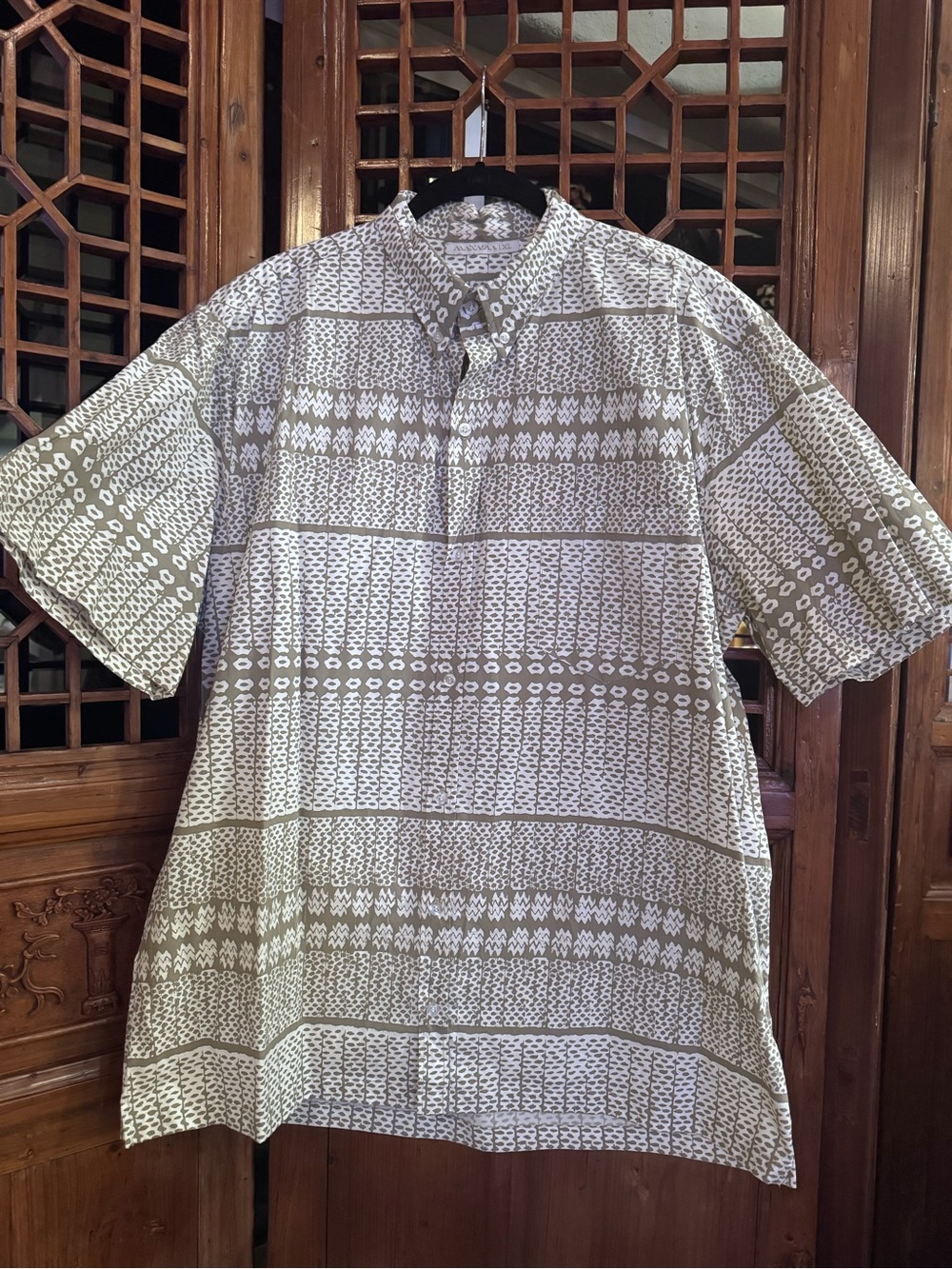 Manaola Hawaii Short-Sleeve Button-Down Shirt